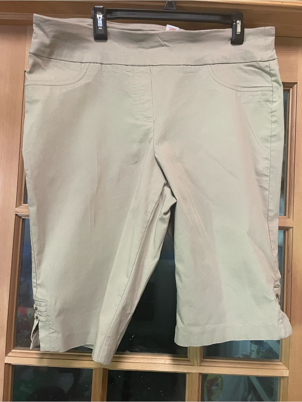 hearts of palm khaki Capris